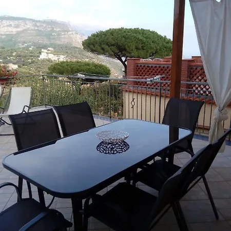 I 2 Pini - La Terrazza Su Positano - *
